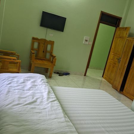 Hotel Nha Nghi Ngoc Lam Quan Ba Pokoj fotografie