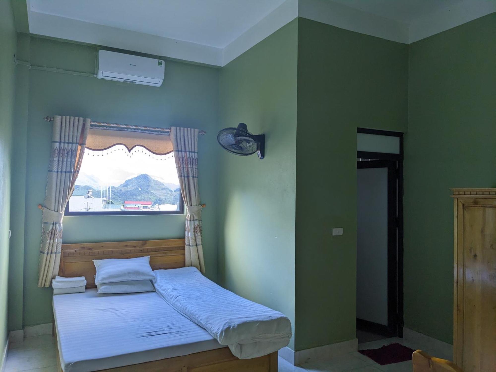 Hotel Nha Nghi Ngoc Lam Quan Ba Pokoj fotografie